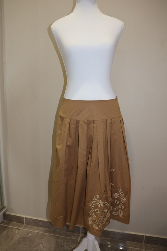 Pleated midi skirt with beaded embroidery