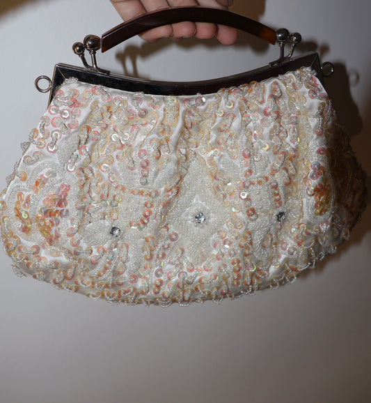 Beaded clutch bag with handle