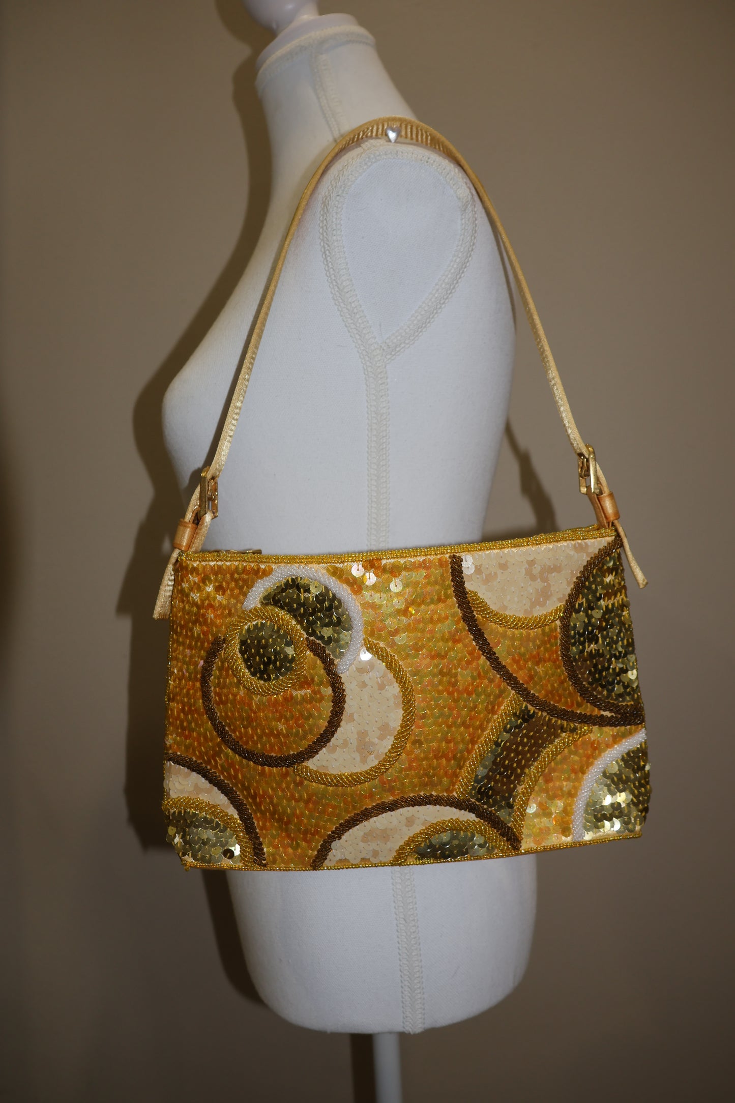 Yellow detailed beaded handbag