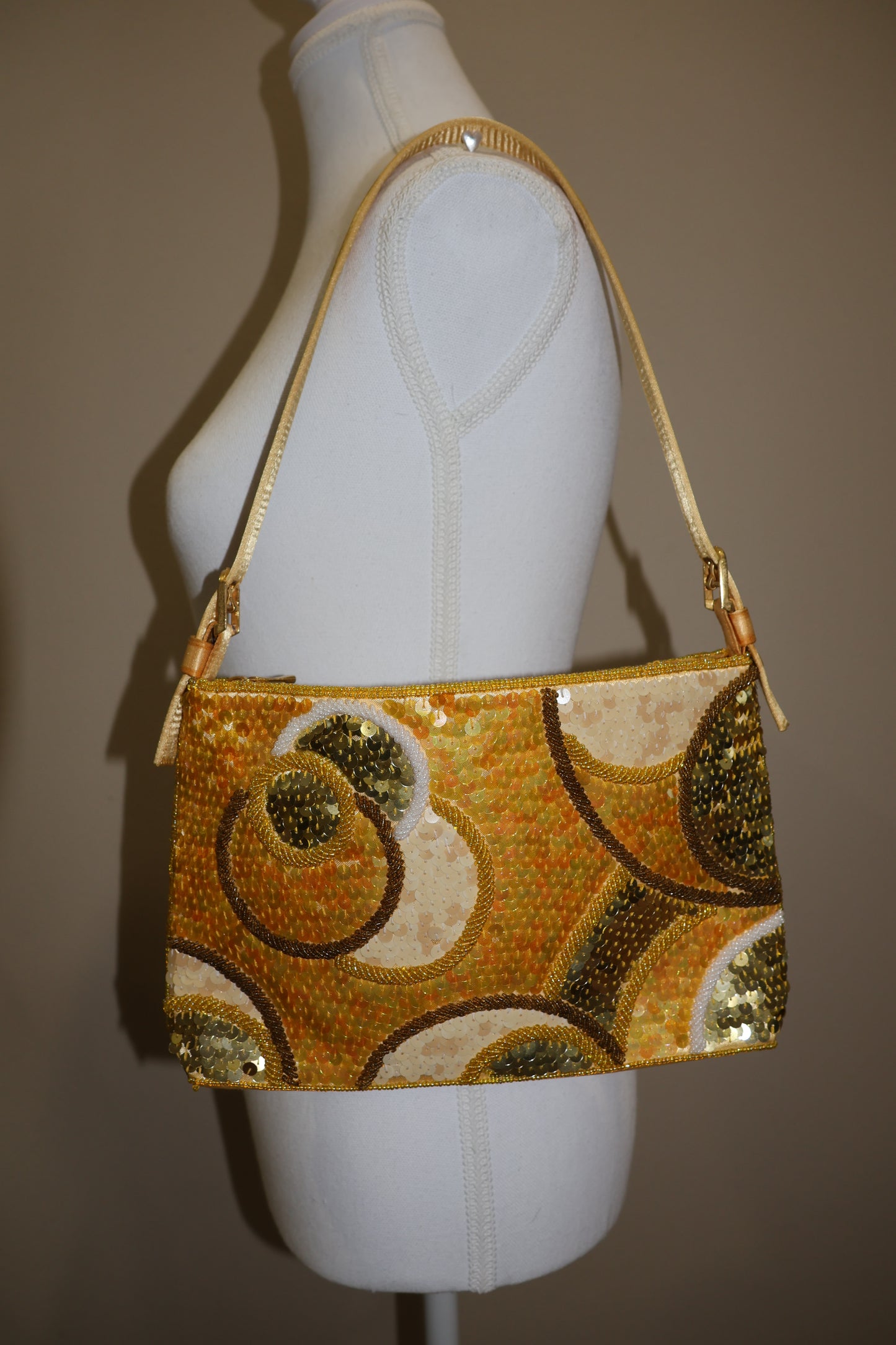 Yellow detailed beaded handbag