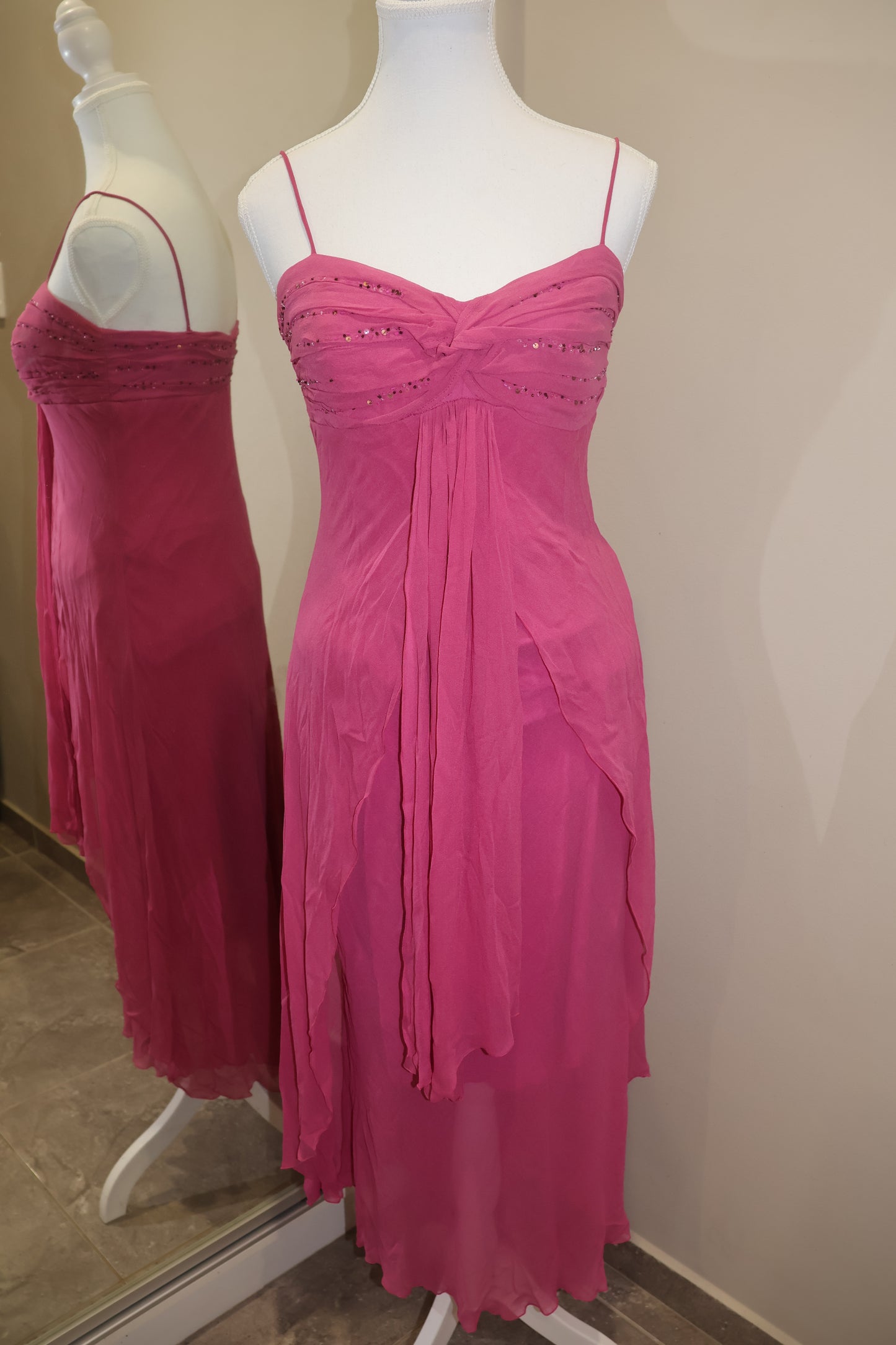 Gorgeous magenta dress with sequin details
