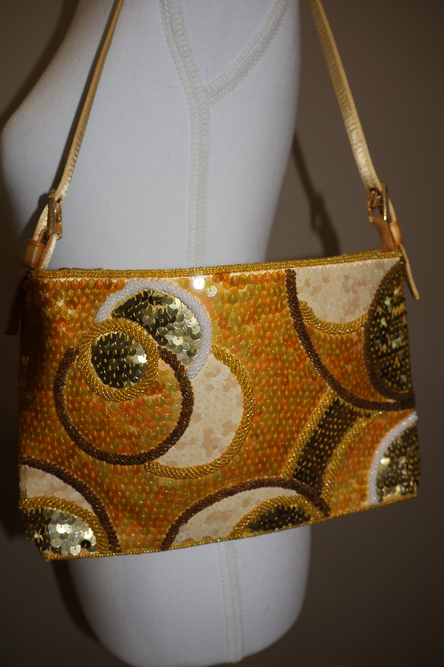 Yellow detailed beaded handbag